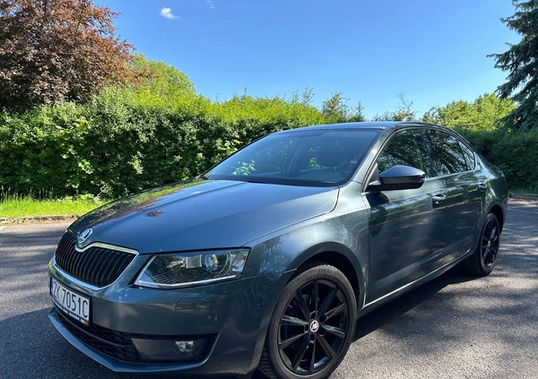Skoda Octavia cena 44990 przebieg: 224000, rok produkcji 2016 z Koszalin małe 211